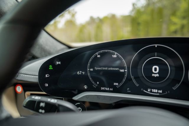 Used 2020 Porsche Taycan Turbo image 33