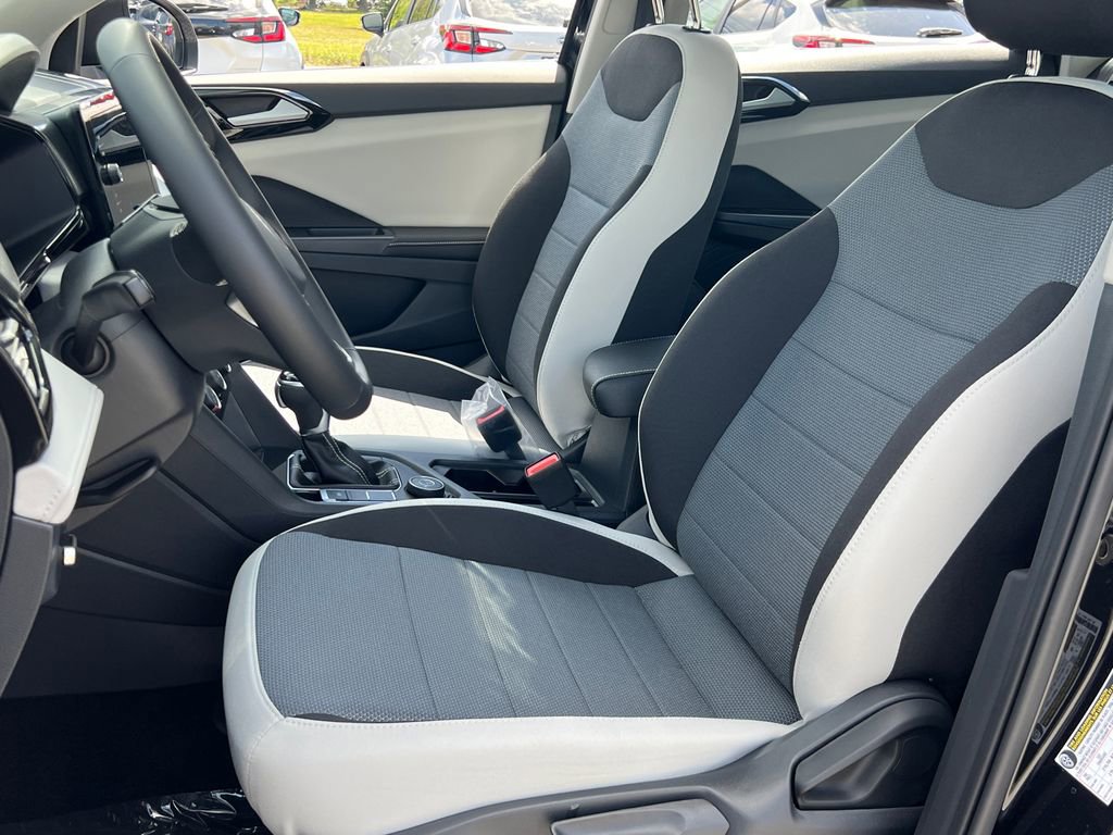 New 2025 Volkswagen Taos S image 17