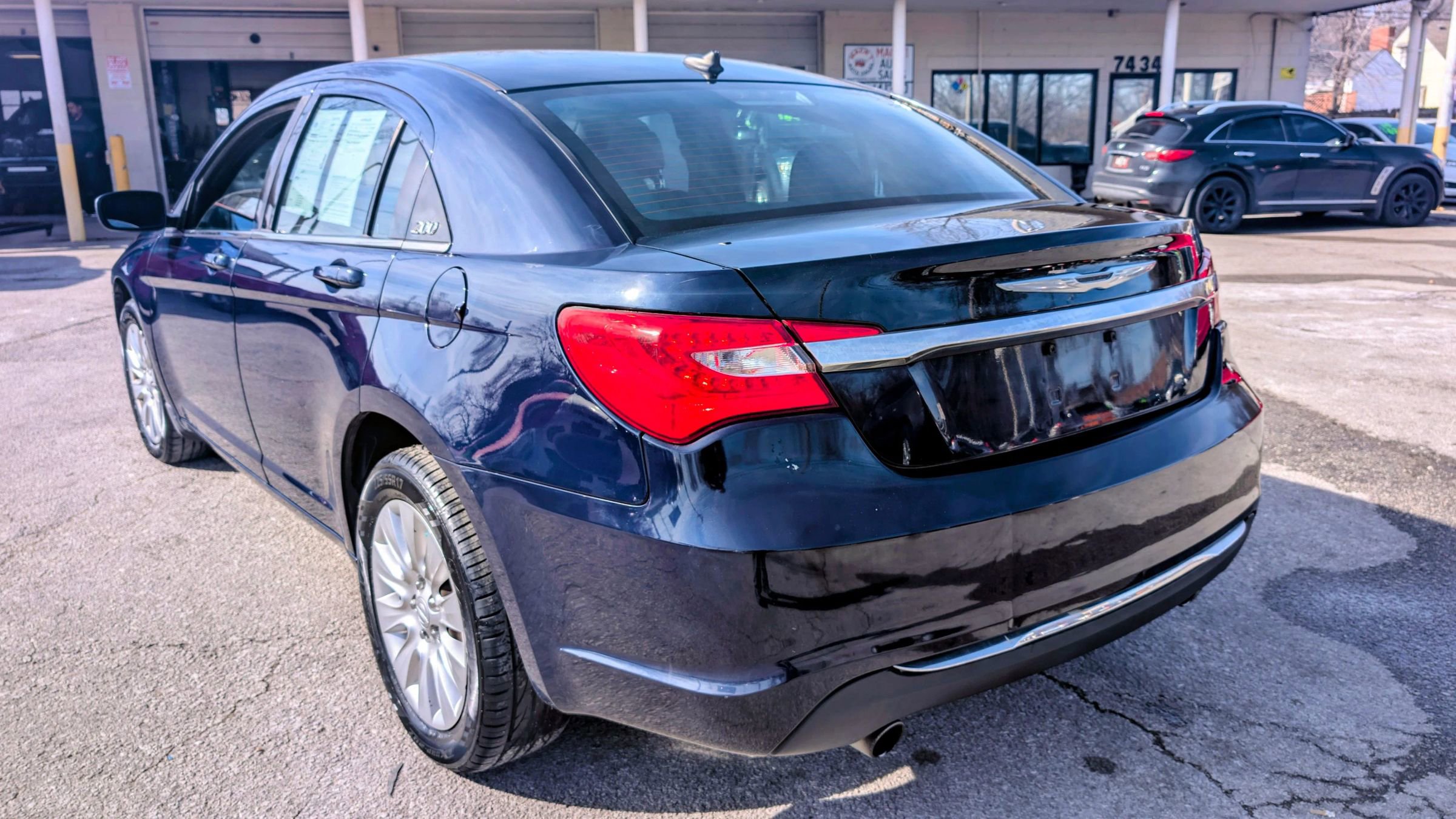 Used 2014 Chrysler 200 LX FWD image 6