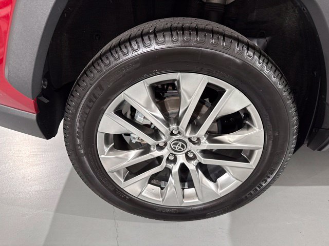 Used 2021 Toyota RAV4 XLE Premium FWD image 11
