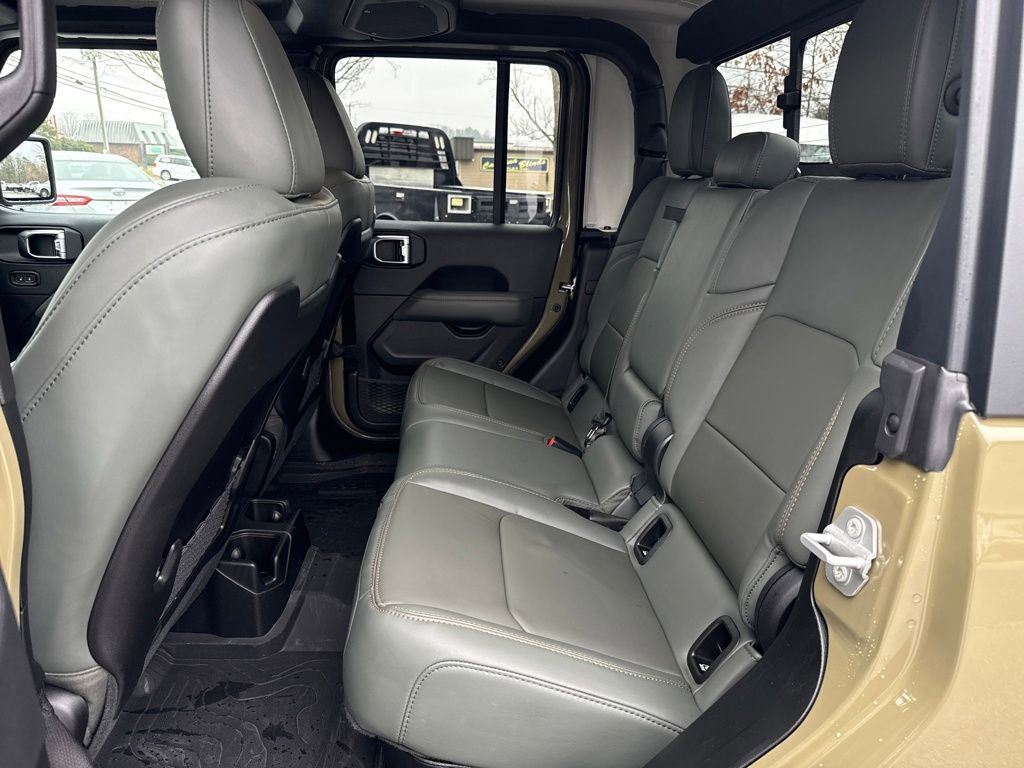 Used 2025 Jeep Gladiator Mojave w/ Convenience Group image 24