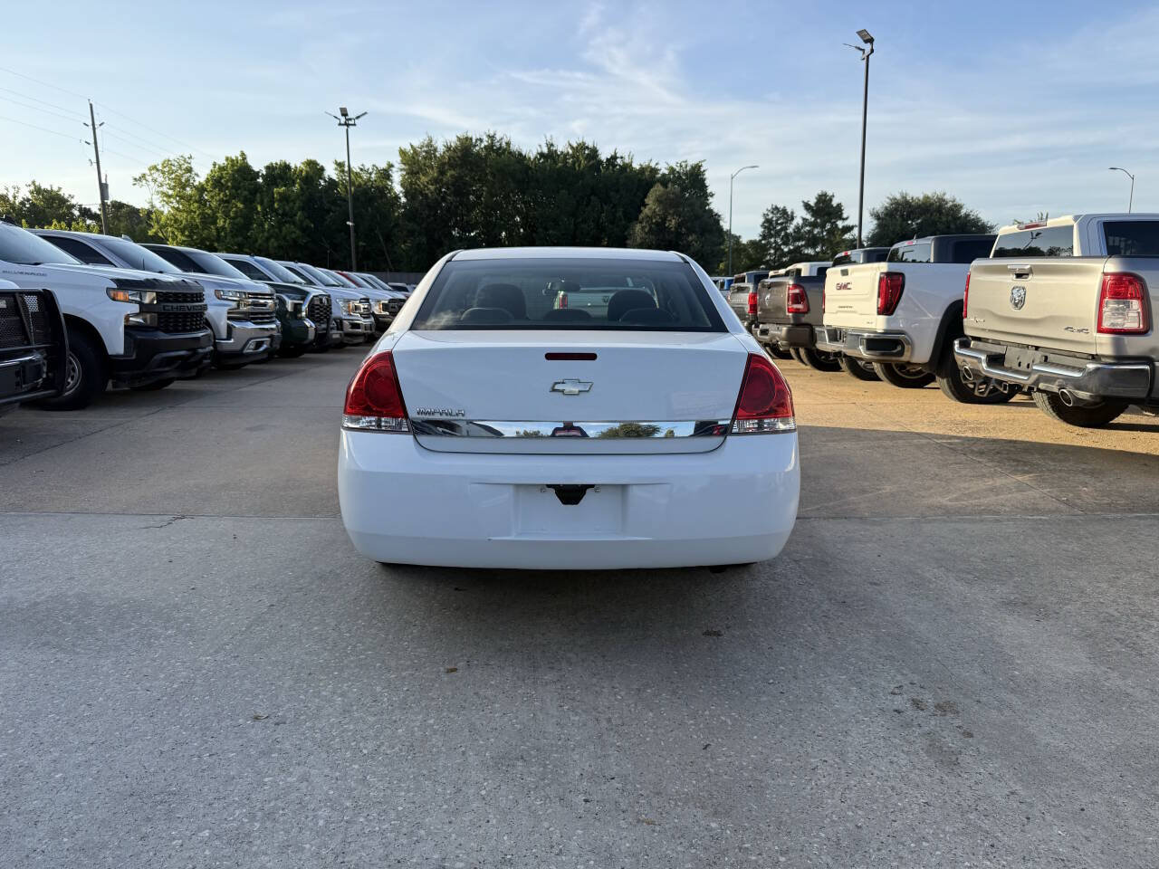 Used 2010 Chevrolet Impala LT FWD image 35