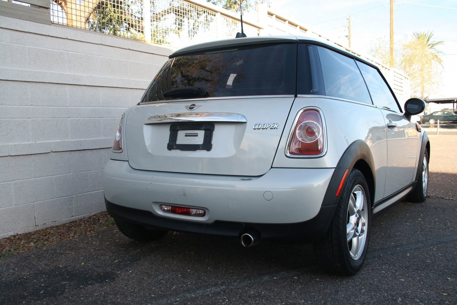 Used 2011 MINI Cooper Hardtop image 4