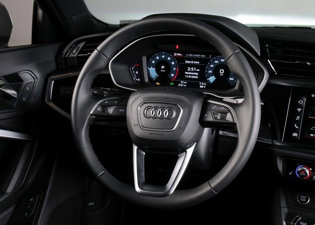 New 2025 Audi Q3 2.0T Premium image 13