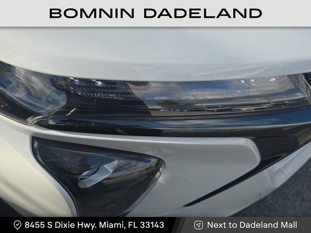 Used 2025 Chevrolet Trax RS w/ Driver Confidence Package image 7