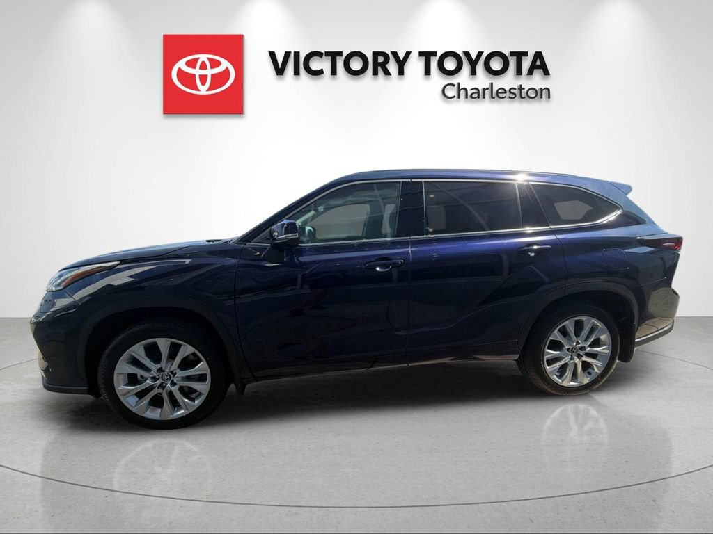 New 2026 Toyota Highlander Limited AWD/4WD image 2