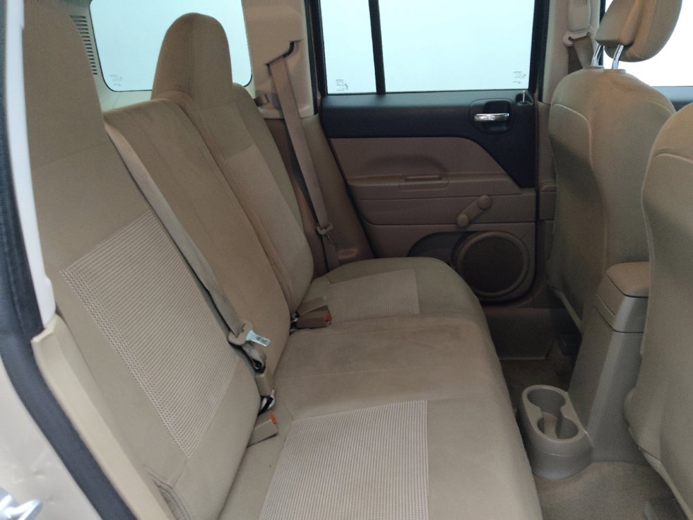 Used 2016 Jeep Patriot Sport FWD image 19