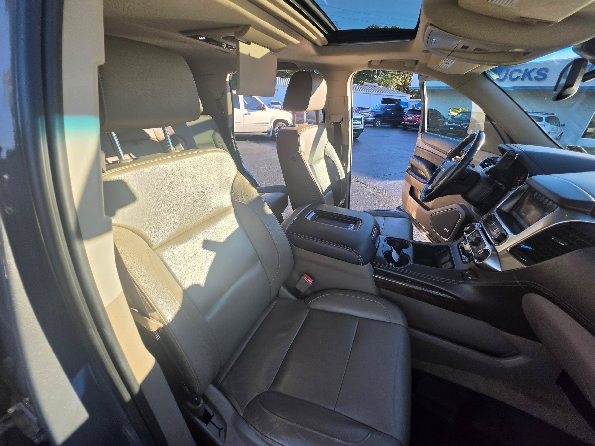 Used 2017 Chevrolet Tahoe LT w/ LT Signature Package AWD/4WD image 15