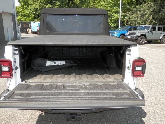 Used 2024 Jeep Gladiator Rubicon w/ Technology Group AWD/4WD image 37