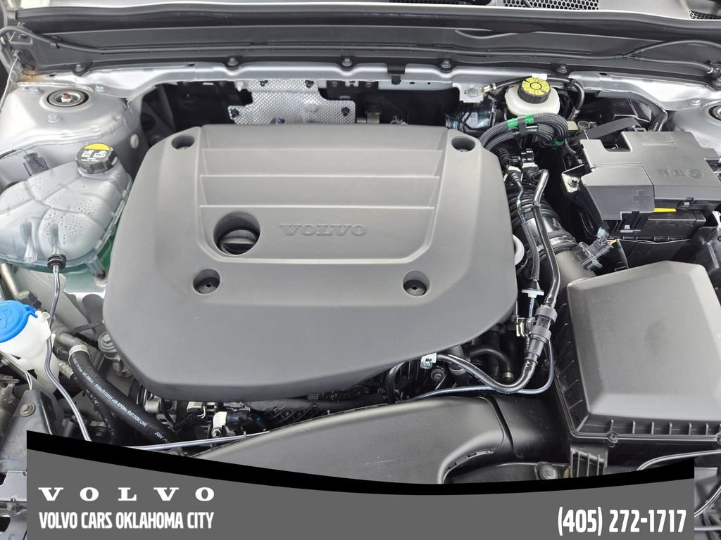 Certified 2025 Volvo XC40 B5 Core AWD/4WD image 25