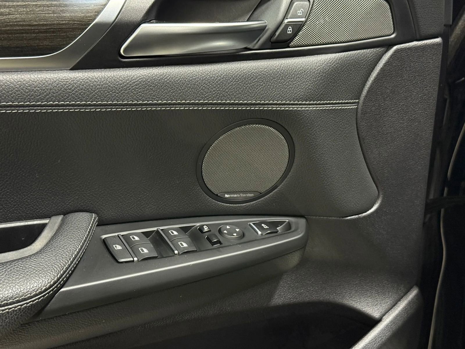 Used 2018 BMW X4 M40i image 11