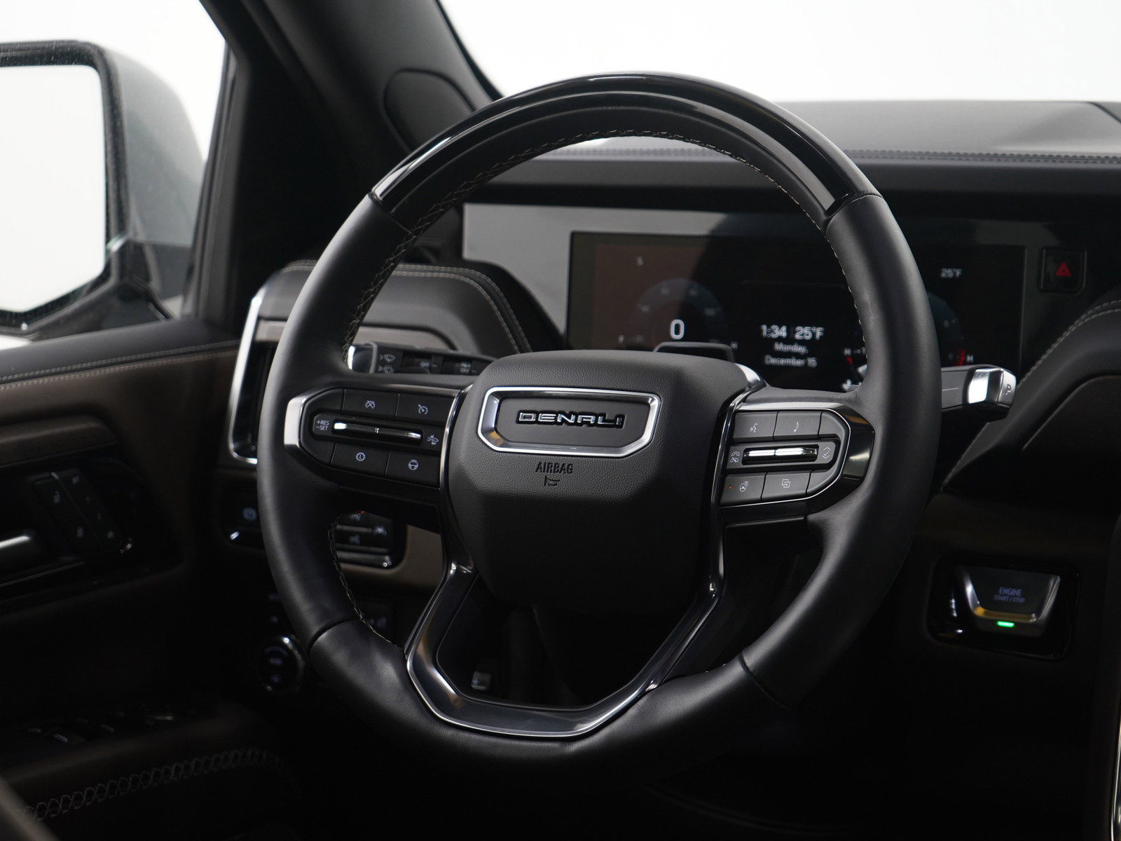 Used 2025 GMC Yukon Denali Ultimate w/ LPO, Floor Liner Package image 20