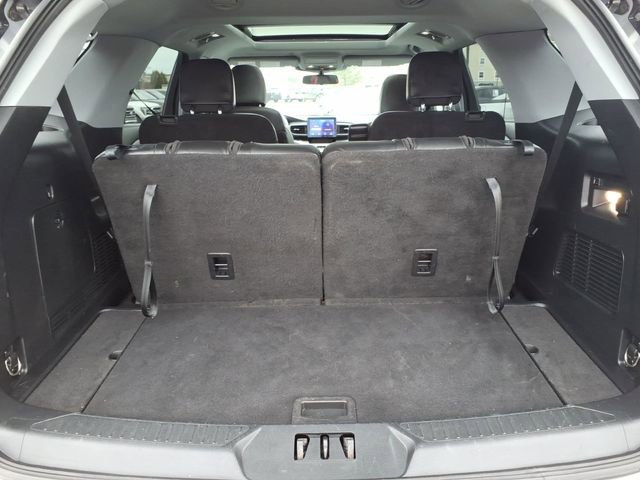 Used 2022 Ford Explorer XLT image 10