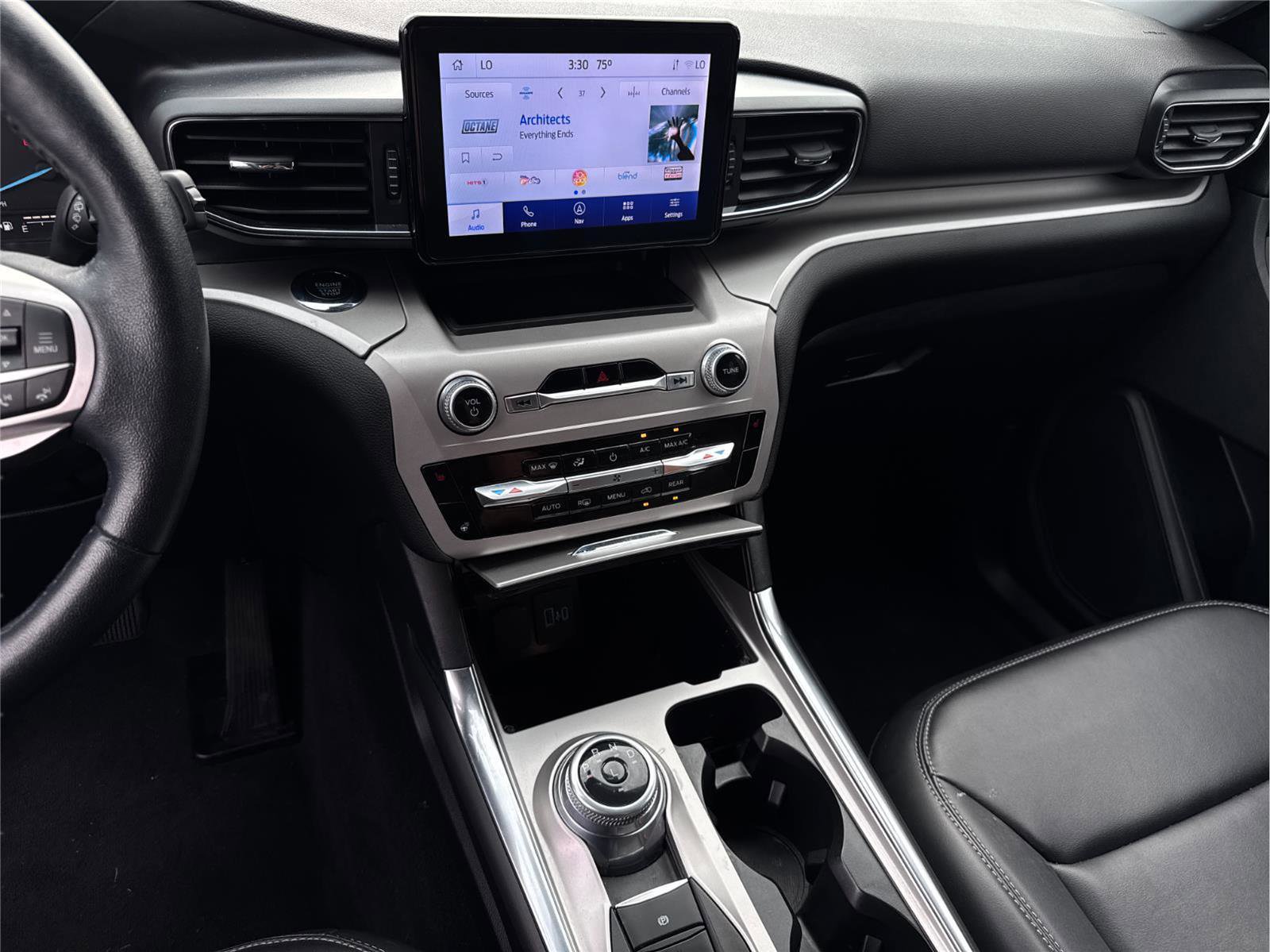 Used 2022 Ford Explorer XLT w/ Equipment Group 202A image 13