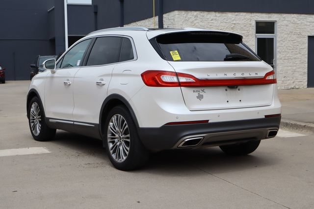 Used 2016 Lincoln MKX Reserve w/ Climate Package FWD image 3