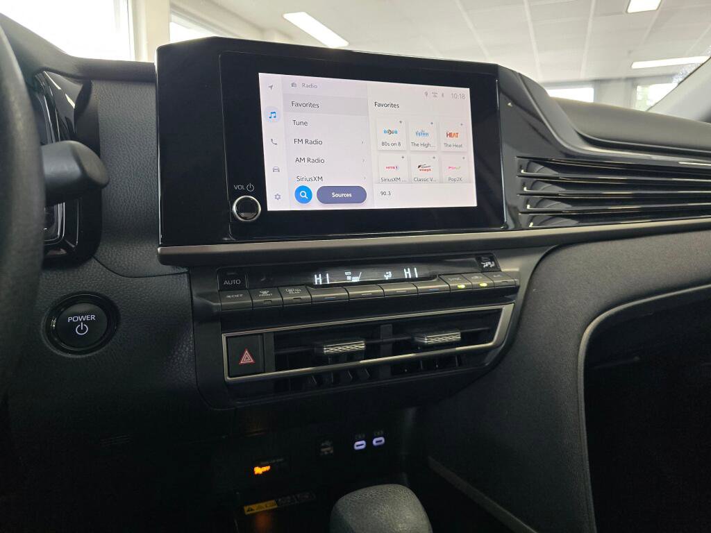 Used 2025 Toyota Camry LE FWD image 28