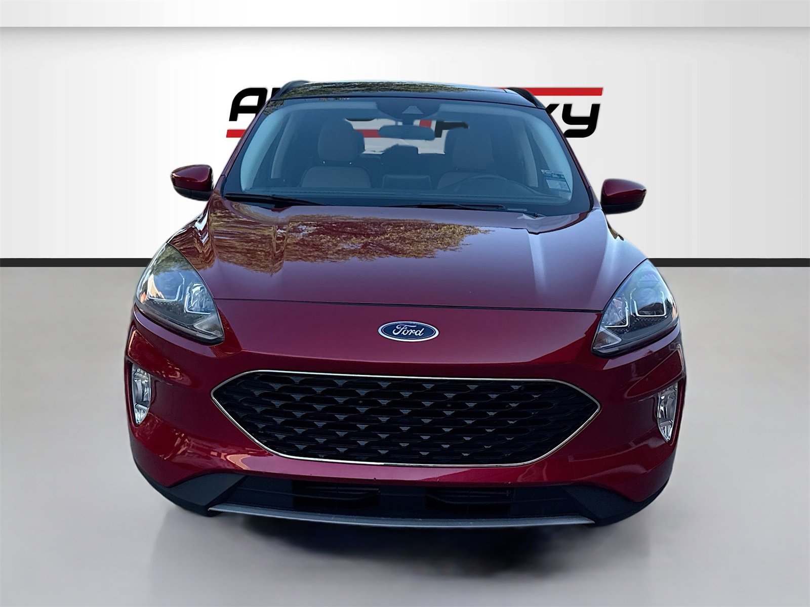 Used 2022 Ford Escape SEL image 2