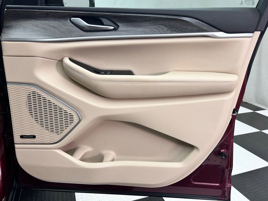 Used 2022 Jeep Grand Cherokee Limited 4xe image 22