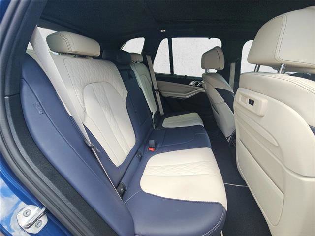 Used 2022 BMW X5 xDrive40i w/ M Sport Package image 19