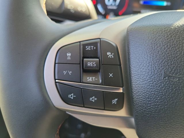 Used 2025 Ford Explorer Active RWD image 5