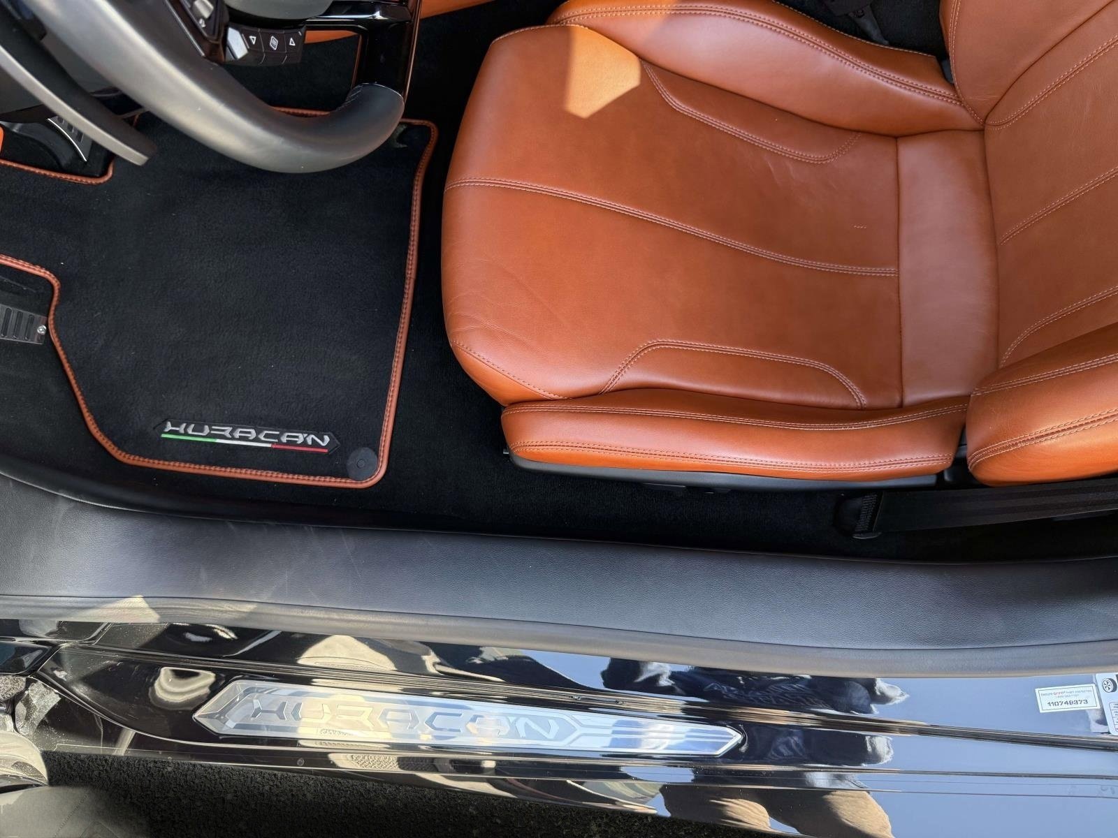 Used 2018 Lamborghini Huracan LP 610-4 AWD/4WD image 32