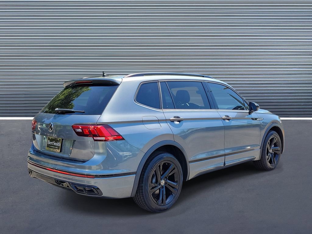 Used 2023 Volkswagen Tiguan SE R-Line FWD image 3