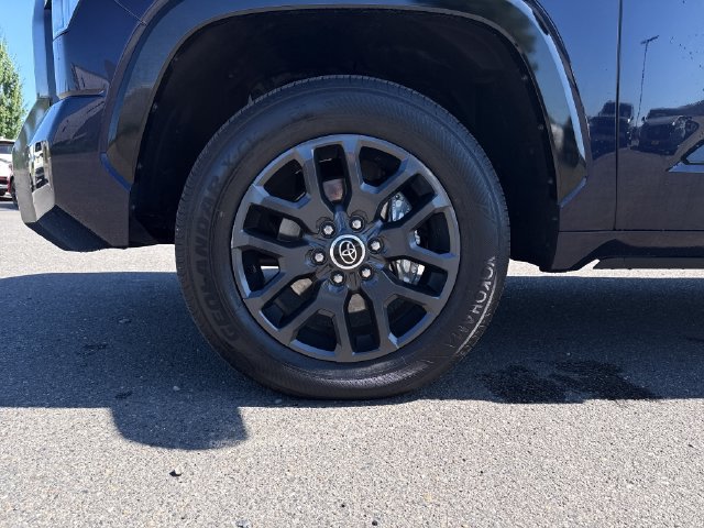 Used 2023 Toyota Tundra Platinum AWD/4WD image 30