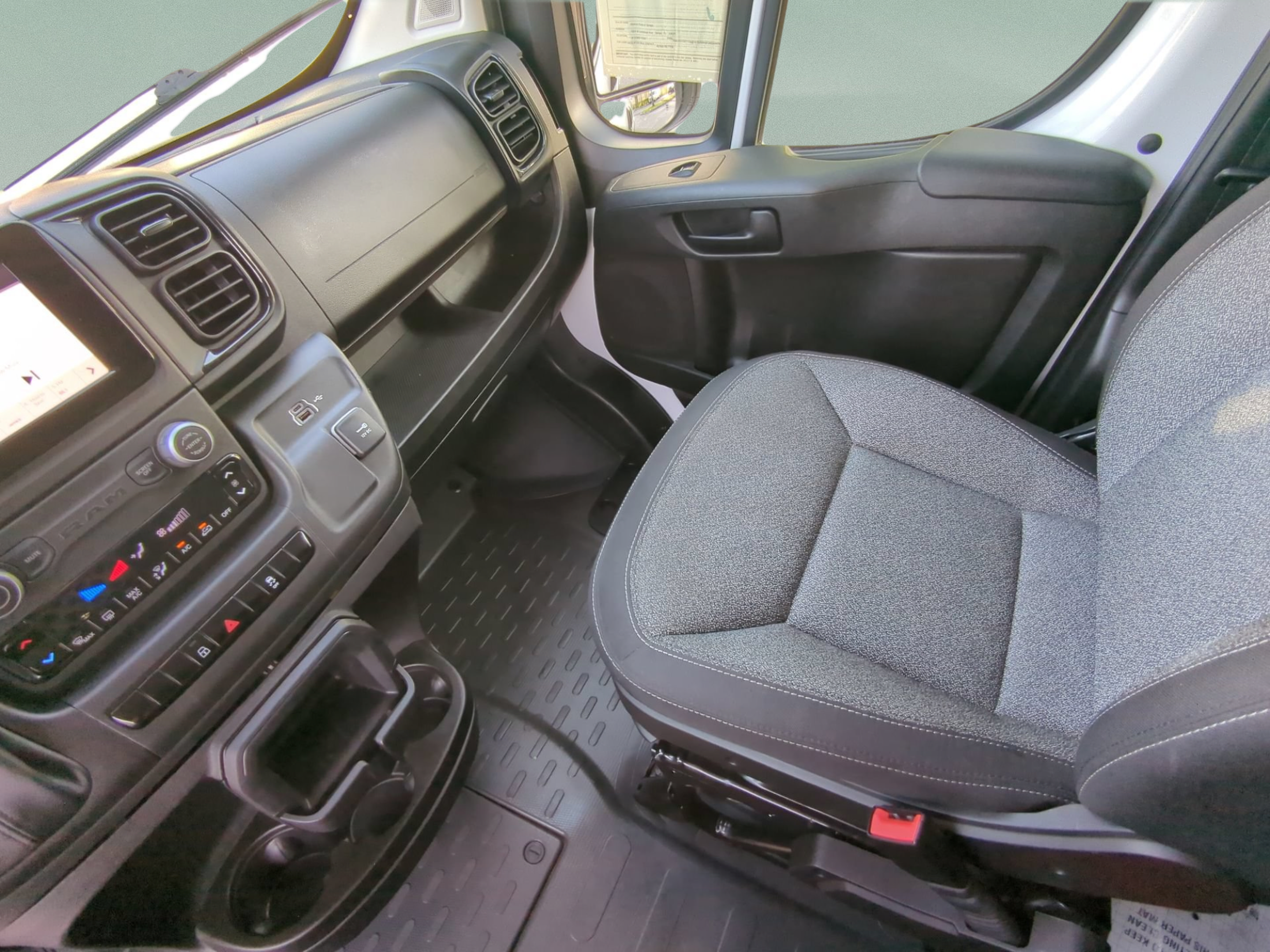 Used 2025 RAM ProMaster 2500 w/ U-Haul Equipment Group FWD image 46