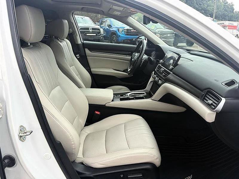 Used 2020 Honda Accord Touring image 39
