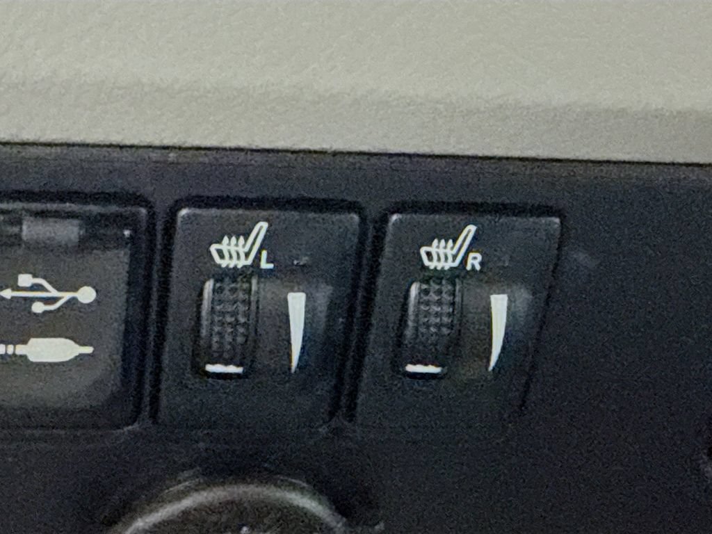 Used 2017 Toyota Sienna XLE w/ XLE Navigation Package FWD image 20