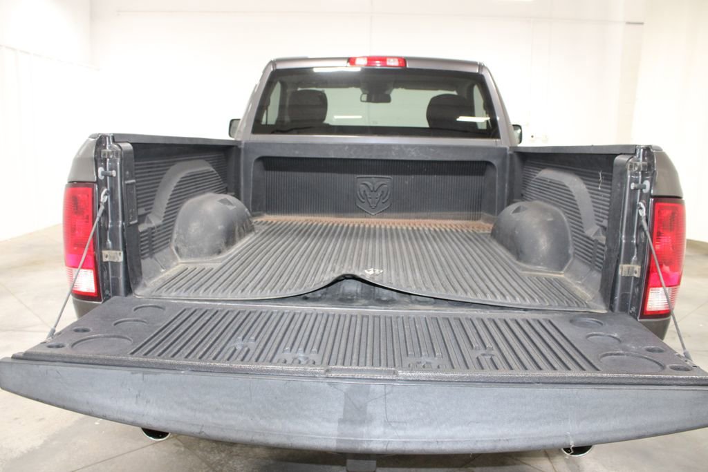 Used 2015 RAM 1500 Express RWD image 19