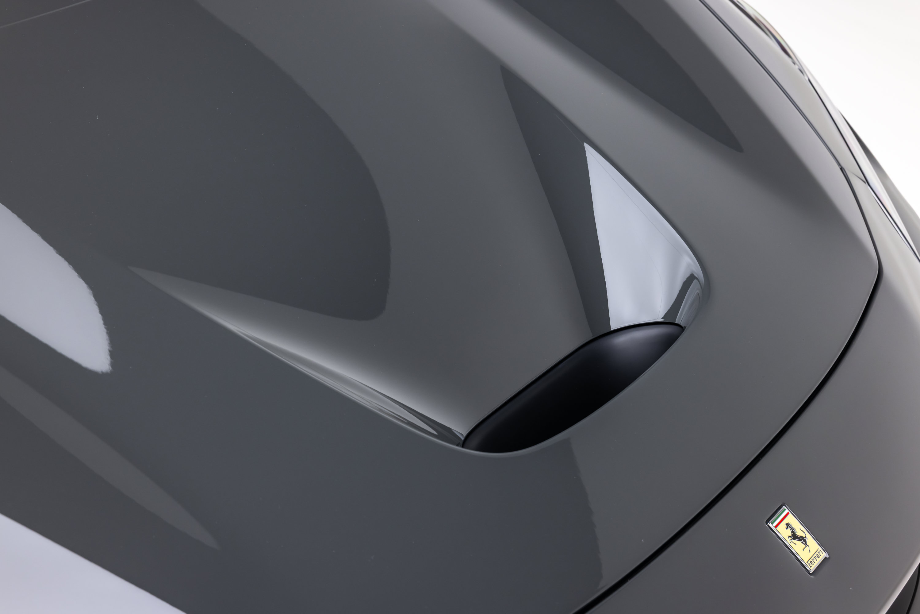 Certified 2022 Ferrari F8 Tributo RWD image 33