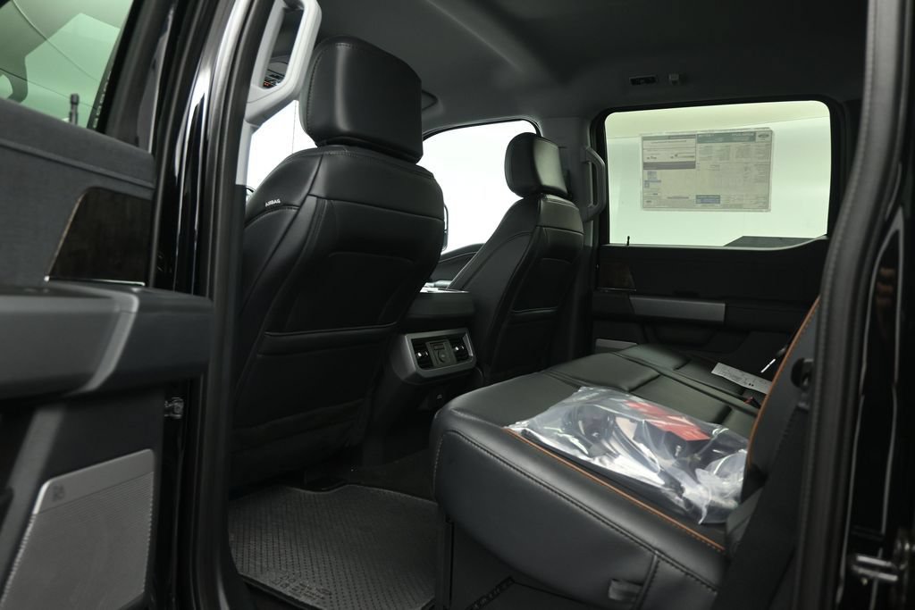 New 2026 Ford F450 Lariat w/ Lariat Premium Package AWD/4WD image 17