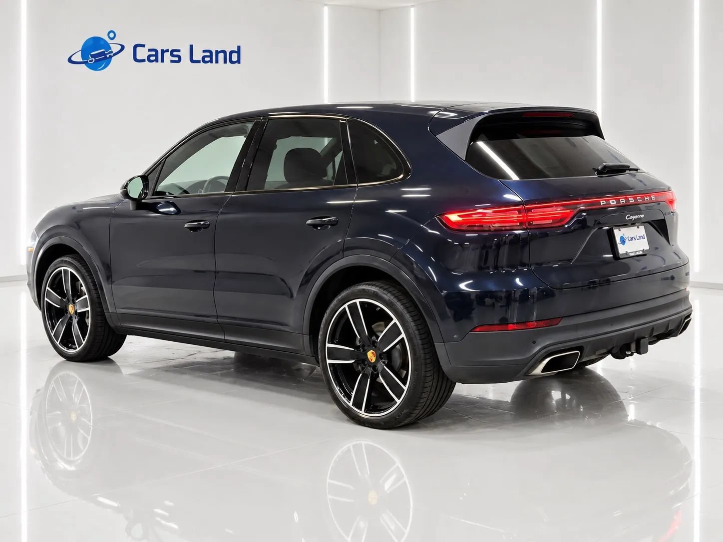 Used 2021 Porsche Cayenne AWD/4WD image 5