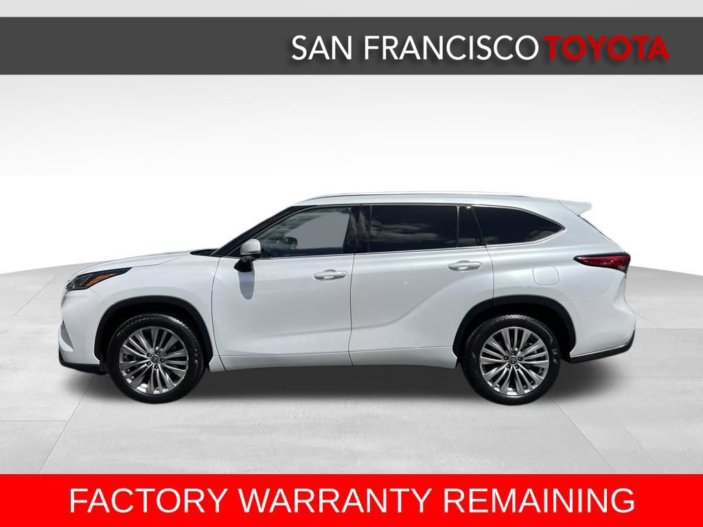 Used 2023 Toyota Highlander Platinum FWD image 2