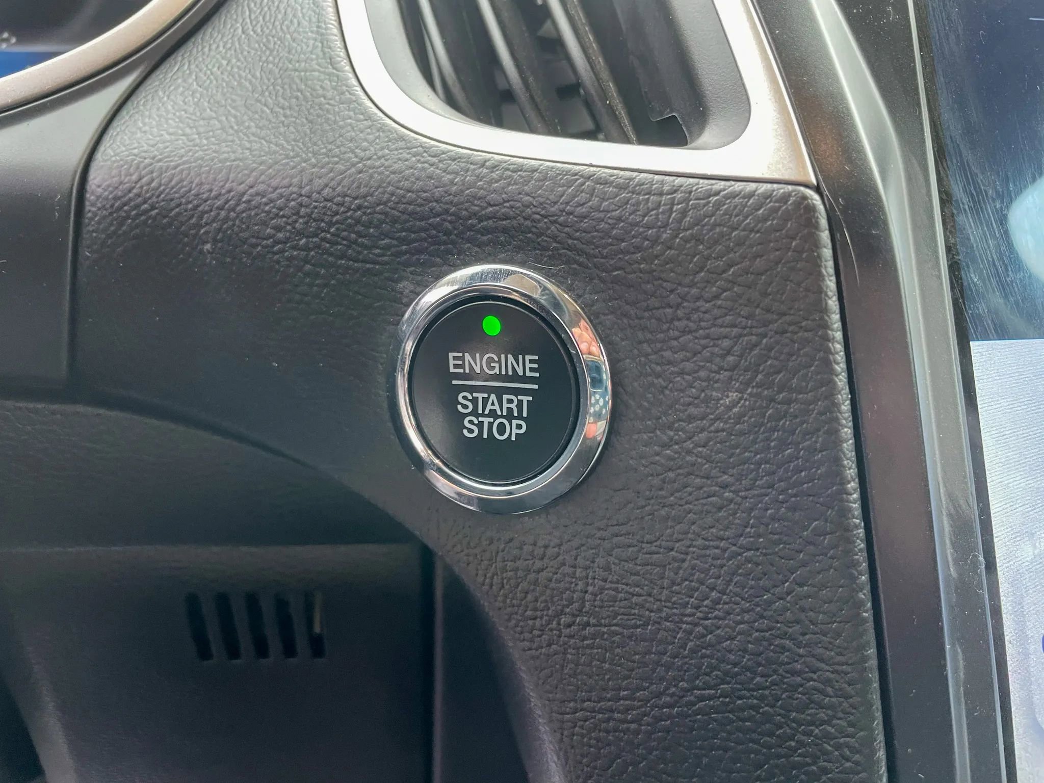Used 2021 Ford Edge SEL w/ Cargo Accessory Package image 24