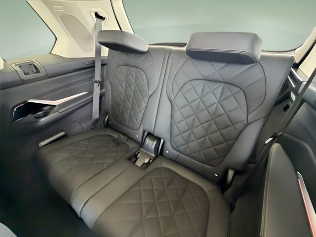 Used 2024 BMW X7 xDrive40i w/ Premium Package image 33