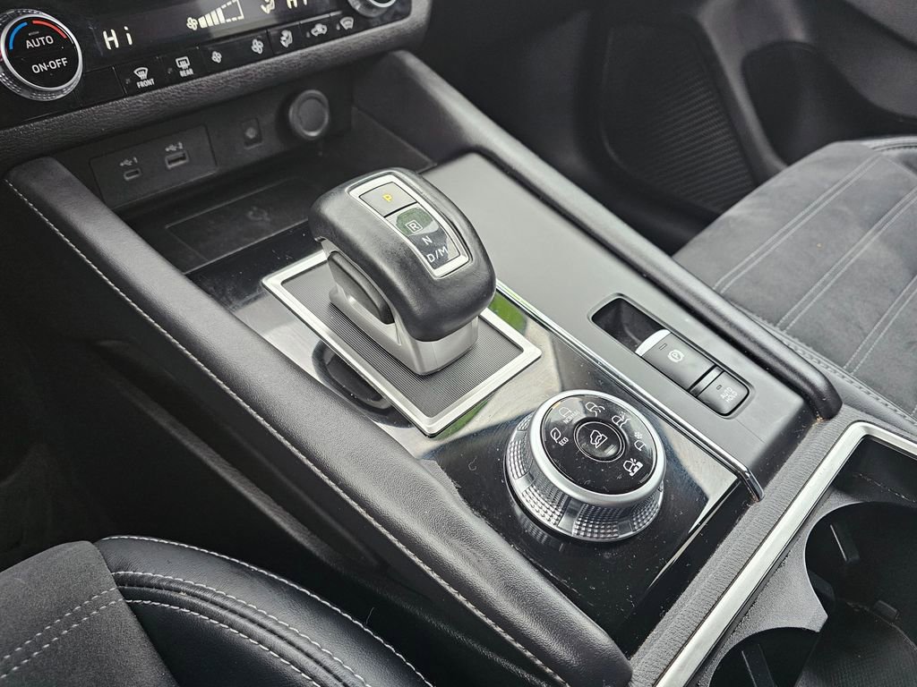 Used 2024 Mitsubishi Outlander SE image 28