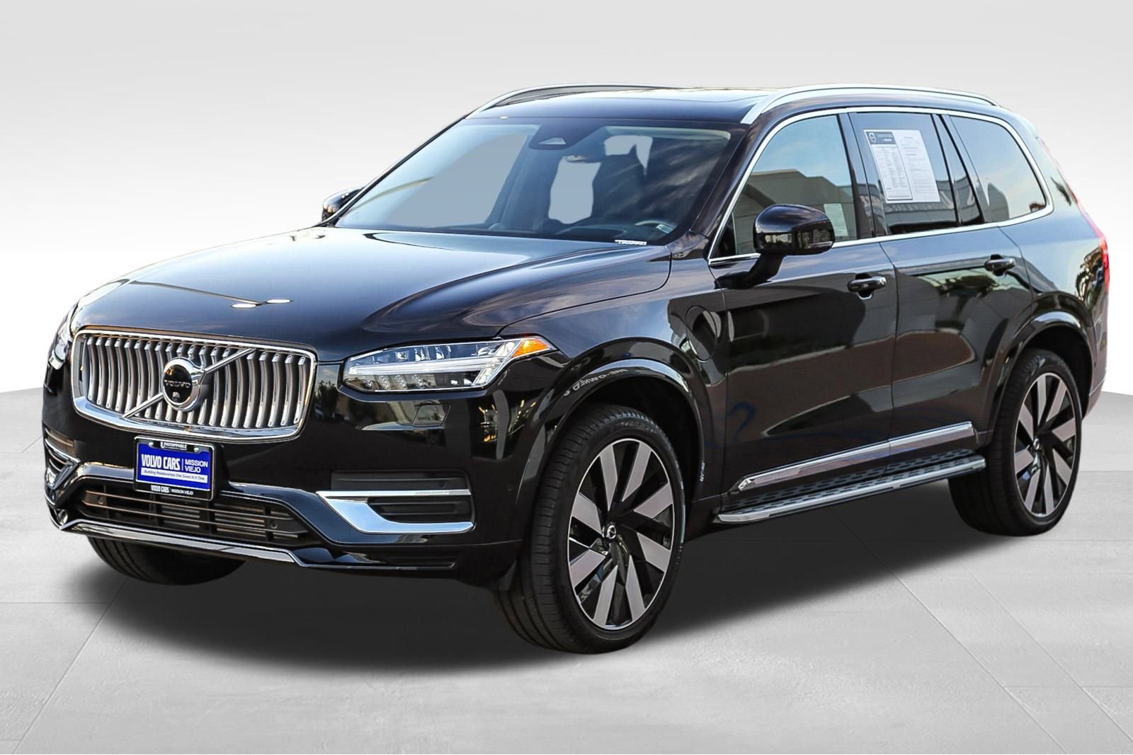 Used 2023 Volvo XC90 T8 Ultimate image 3
