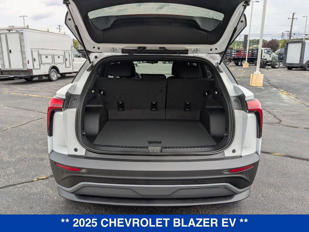 New 2025 Chevrolet Blazer EV LT image 28