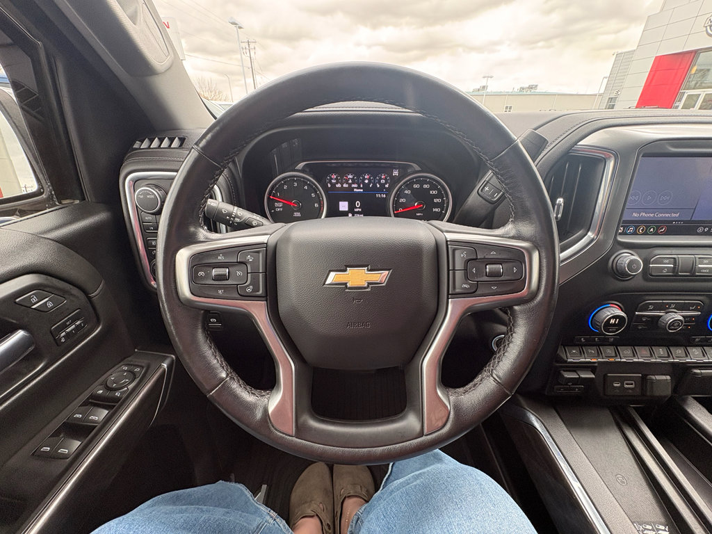 Used 2022 Chevrolet Silverado 1500 LTZ w/ LTZ Premium Package AWD/4WD image 17