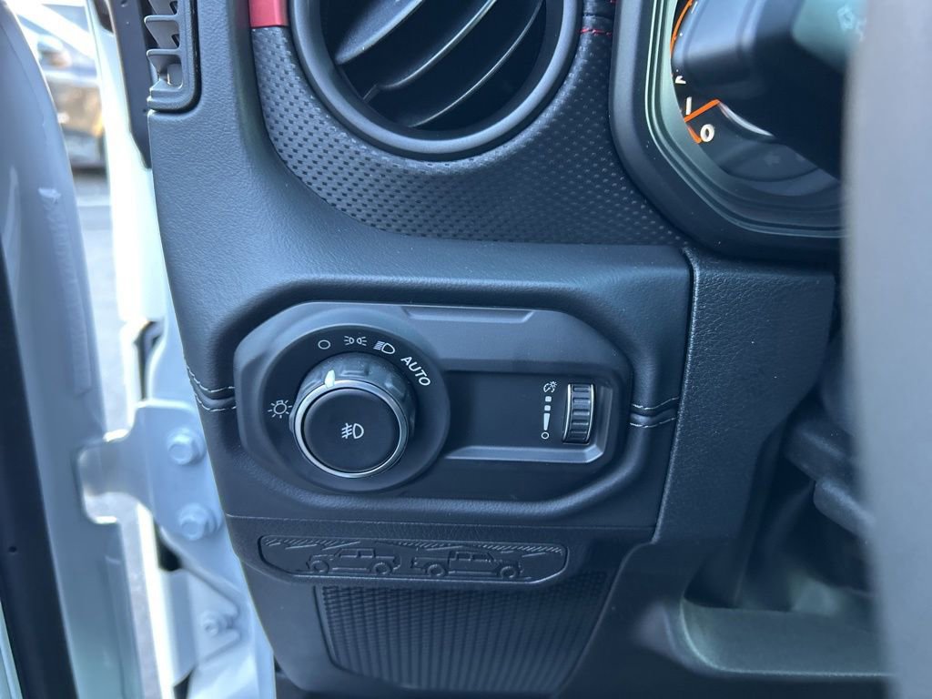 New 2026 Jeep Wrangler Unlimited Rubicon w/ Safety Group image 21