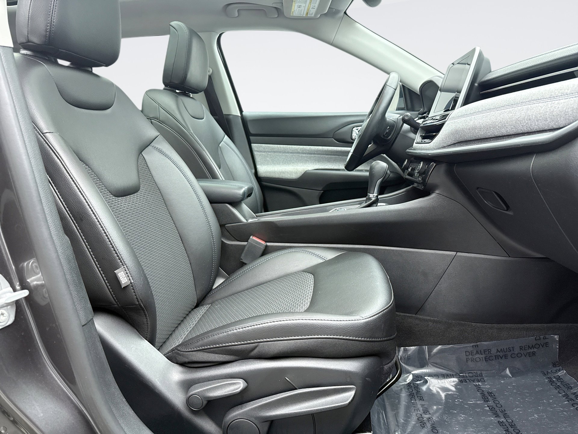 Used 2022 Jeep Compass Latitude w/ Sun and Sound Group AWD/4WD image 17