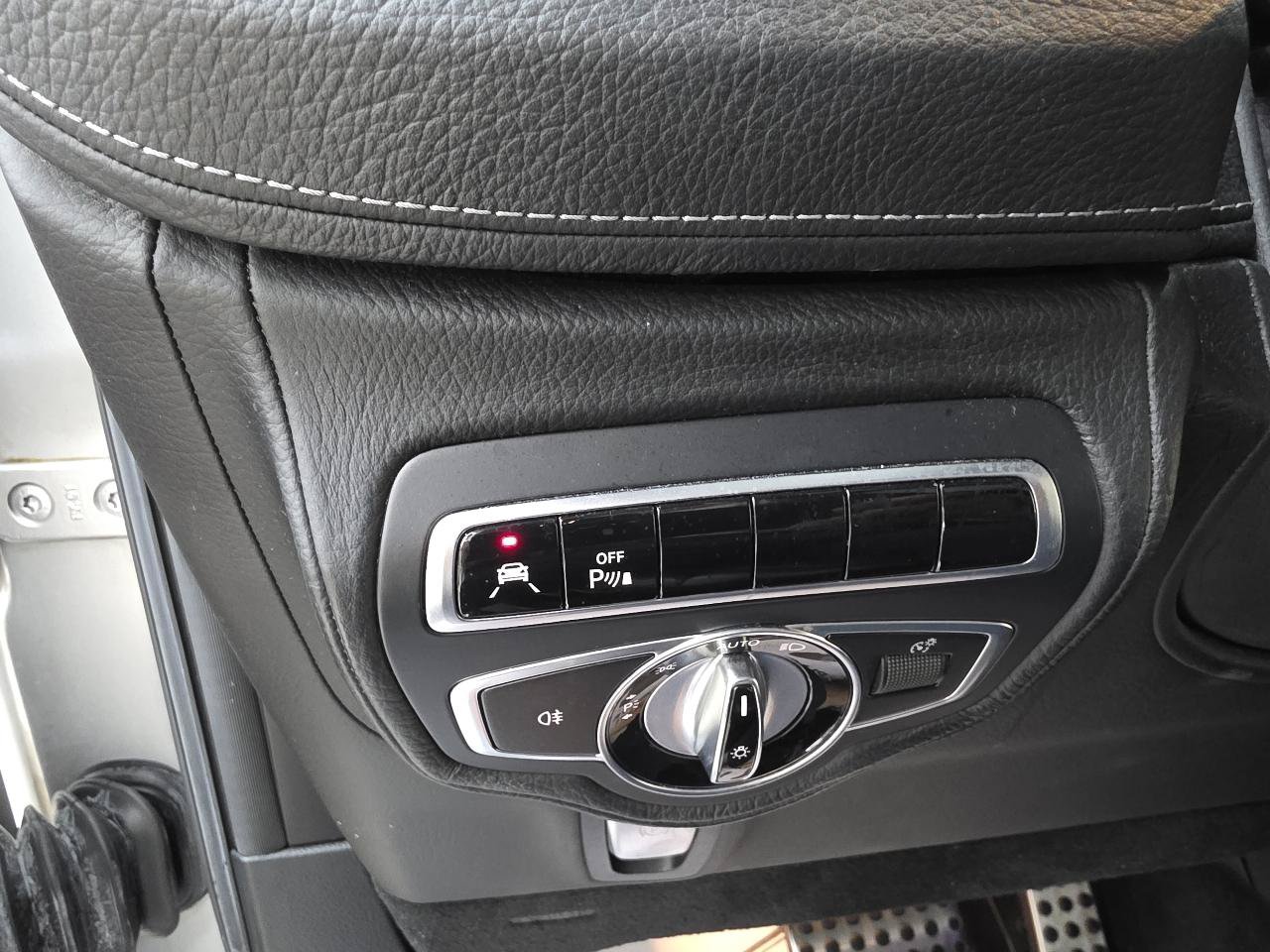Used 2020 Mercedes-Benz G 550 w/ Exclusive Interior Package image 36