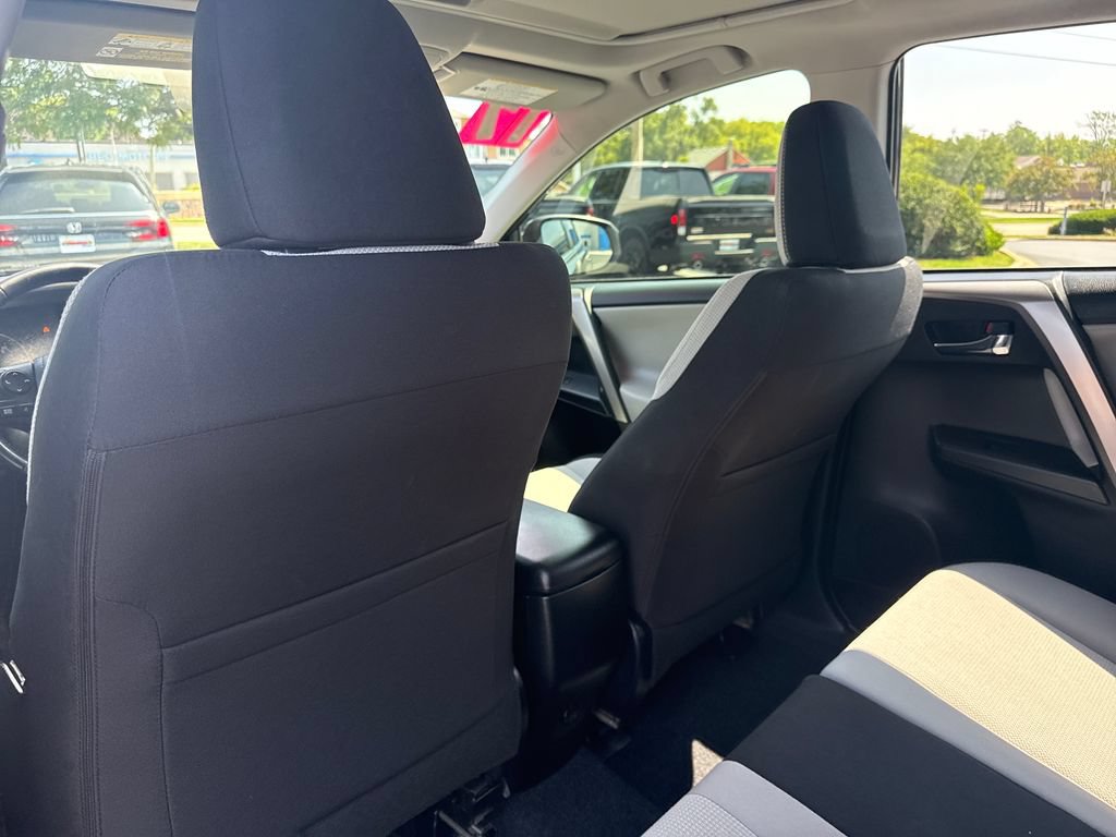 Used 2017 Toyota RAV4 XLE FWD image 21