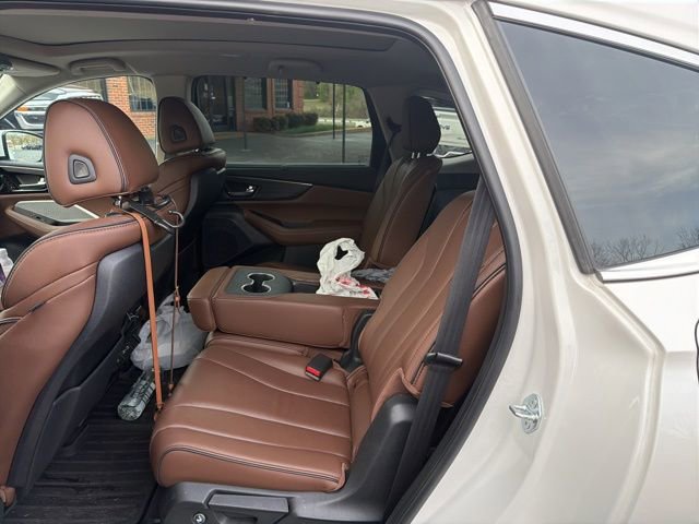 Used 2024 Acura MDX SH-AWD w/ Advance Package image 9