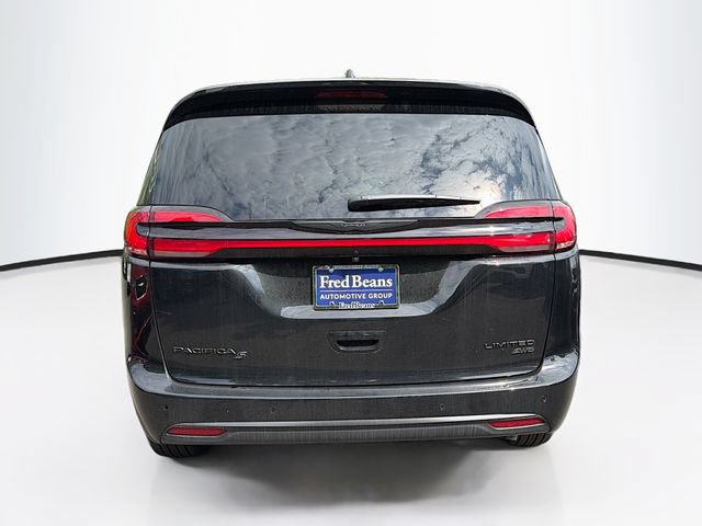 New 2026 Chrysler Pacifica Limited w/ S Appearance Package AWD/4WD image 6