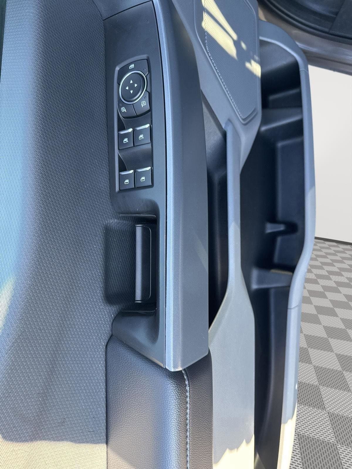 Used 2023 Ford F150 XLT w/ Trailer Tow Package image 17