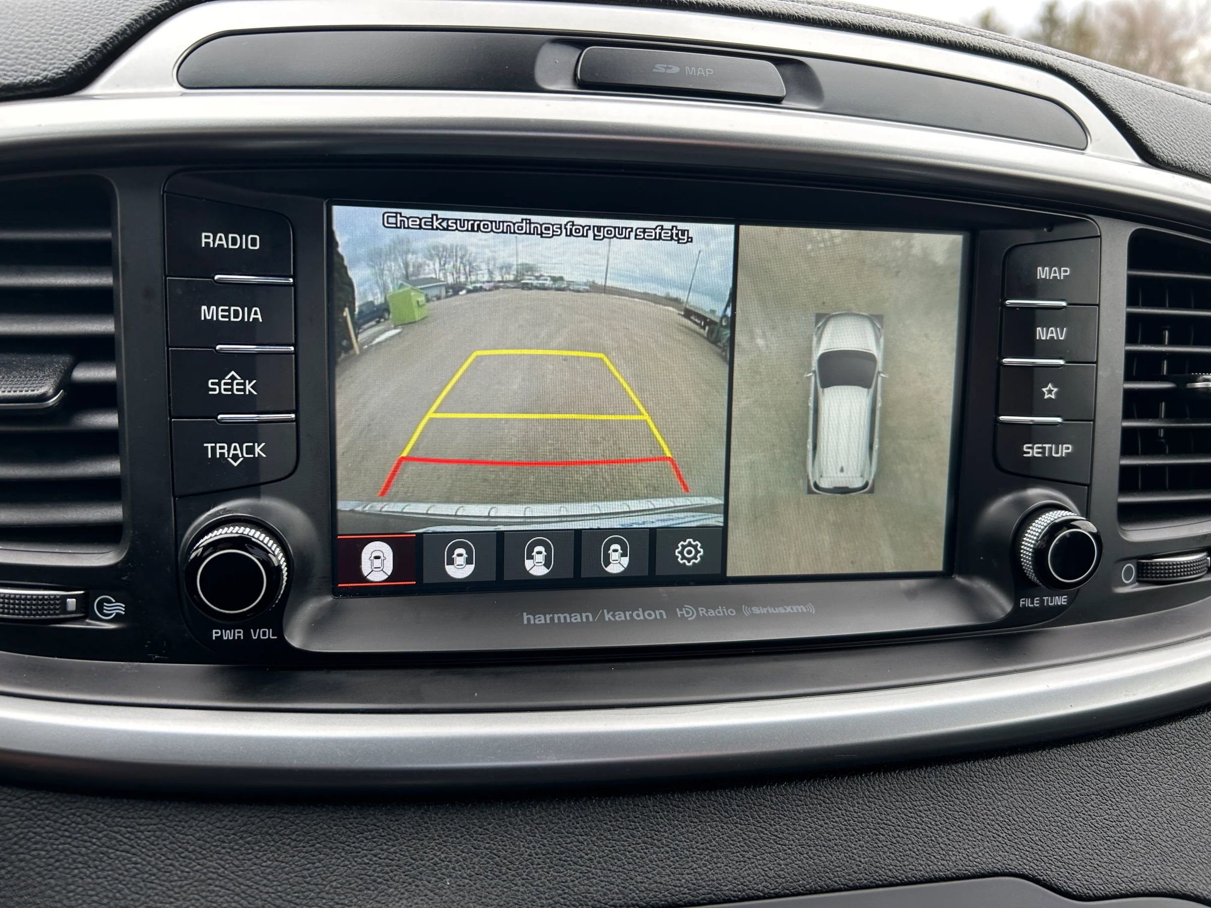 Used 2019 Kia Sorento SX image 8