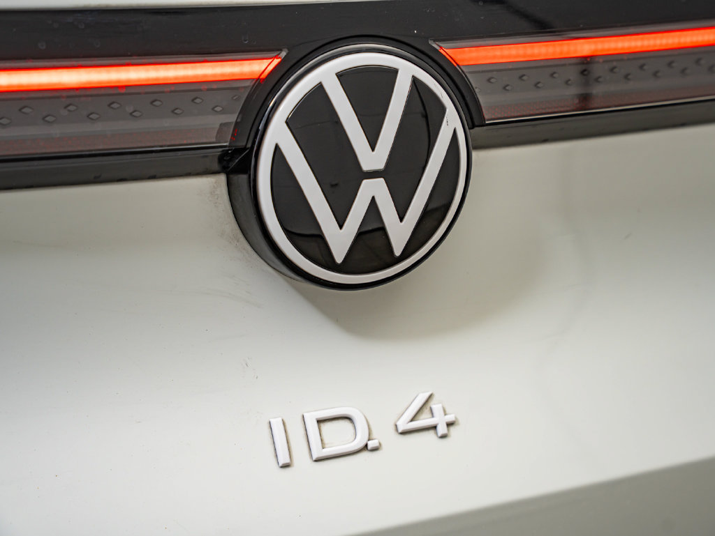 Used 2023 Volkswagen ID.4 2WD image 16